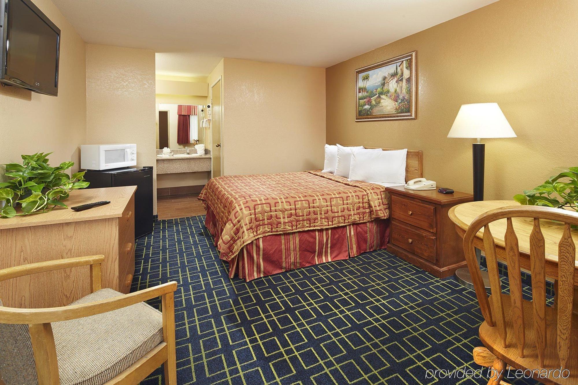 O'Cairns Inn And Suites Lompoc Eksteriør bilde