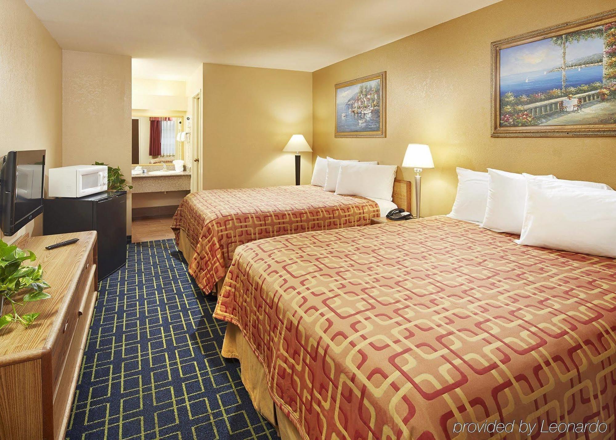 O'Cairns Inn And Suites Lompoc Eksteriør bilde