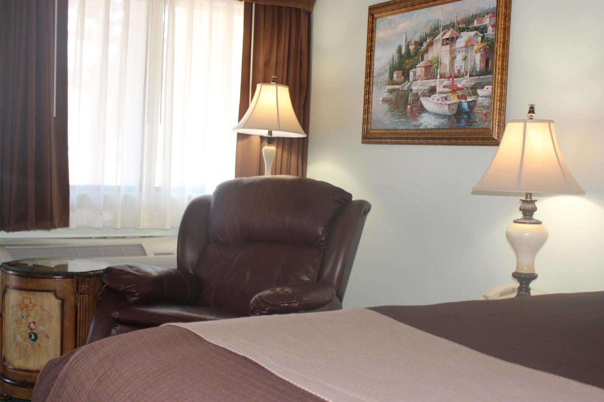 O'Cairns Inn And Suites Lompoc Eksteriør bilde
